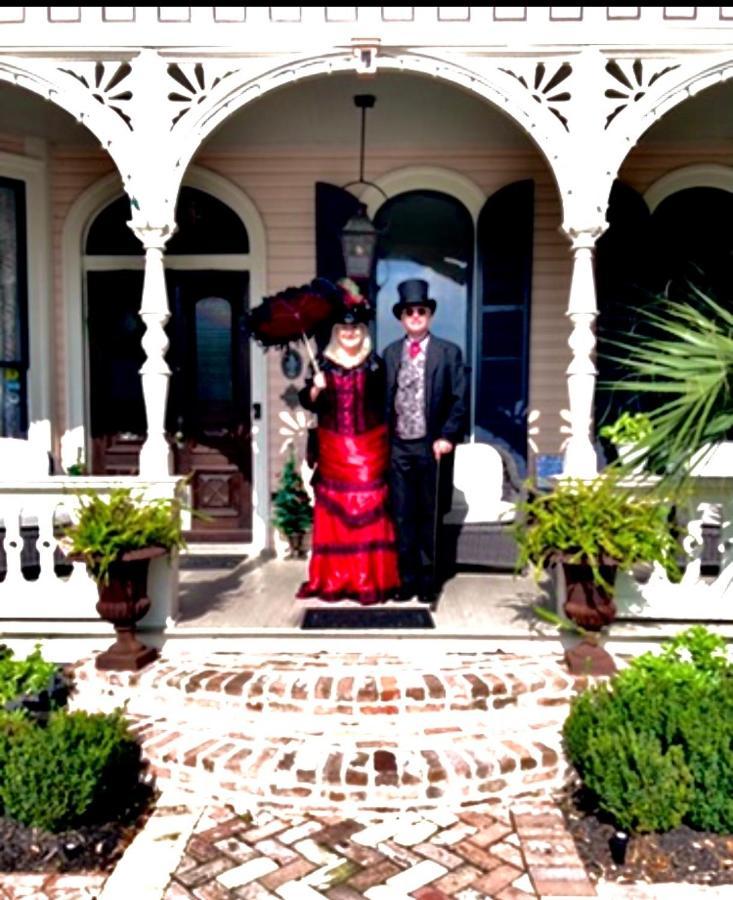 Coppersmith Inn Bed And Breakfast กาลเวสตัน ภายนอก รูปภาพ