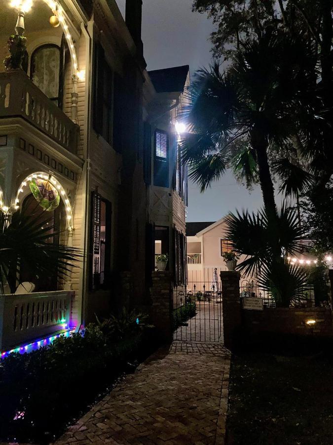 Coppersmith Inn Bed And Breakfast กาลเวสตัน ภายนอก รูปภาพ